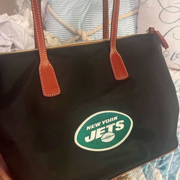 Dooney & Bourke Jets handbag - Picture 5 of 6